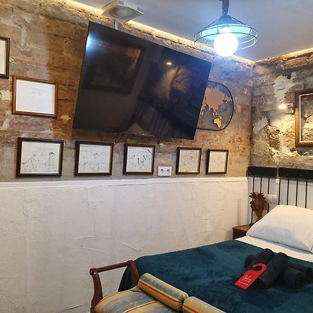 برشلونة Studio Or Rooms With Private Bathroom Or Rooms With Shared Bathroom المظهر الخارجي الصورة