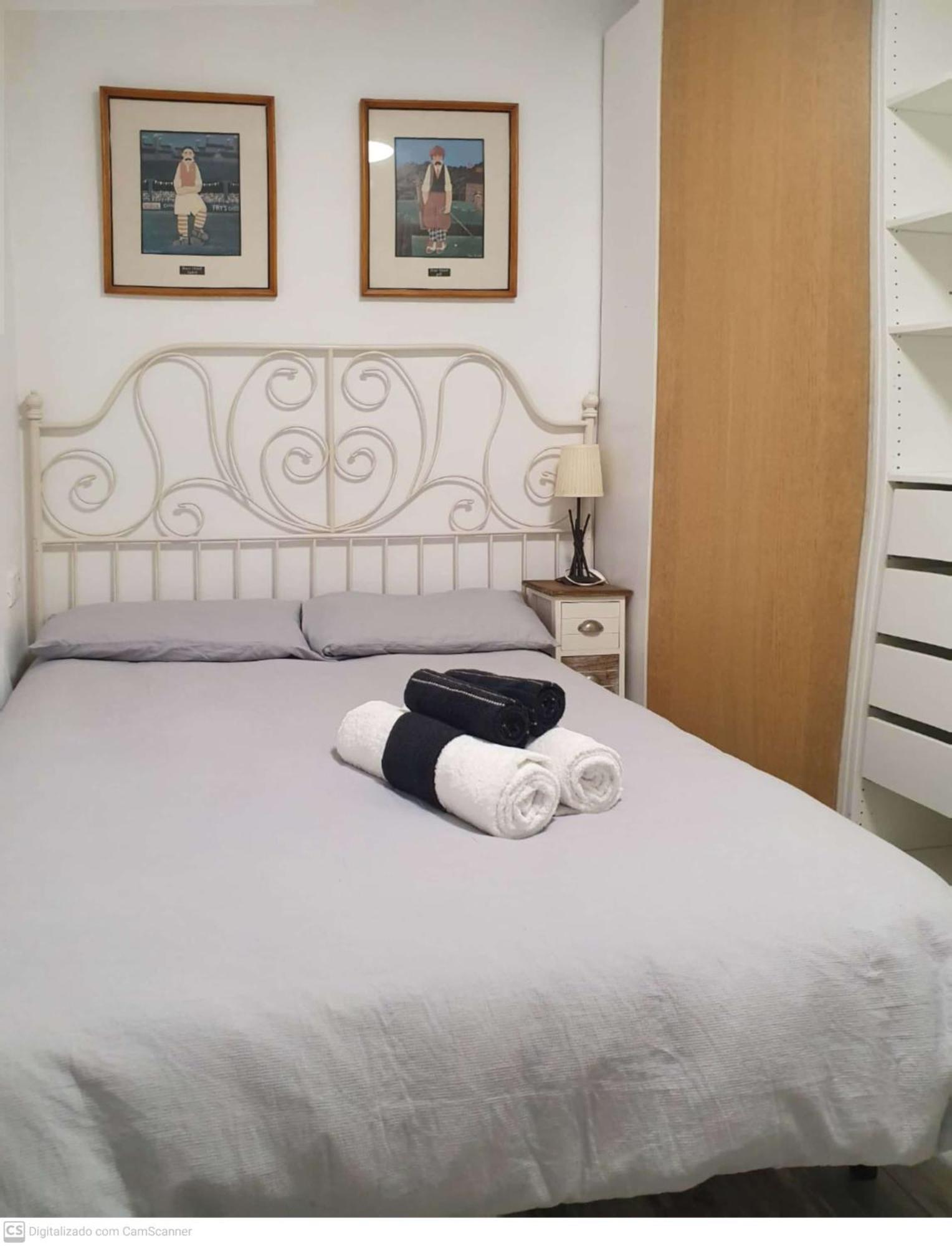برشلونة Studio Or Rooms With Private Bathroom Or Rooms With Shared Bathroom المظهر الخارجي الصورة