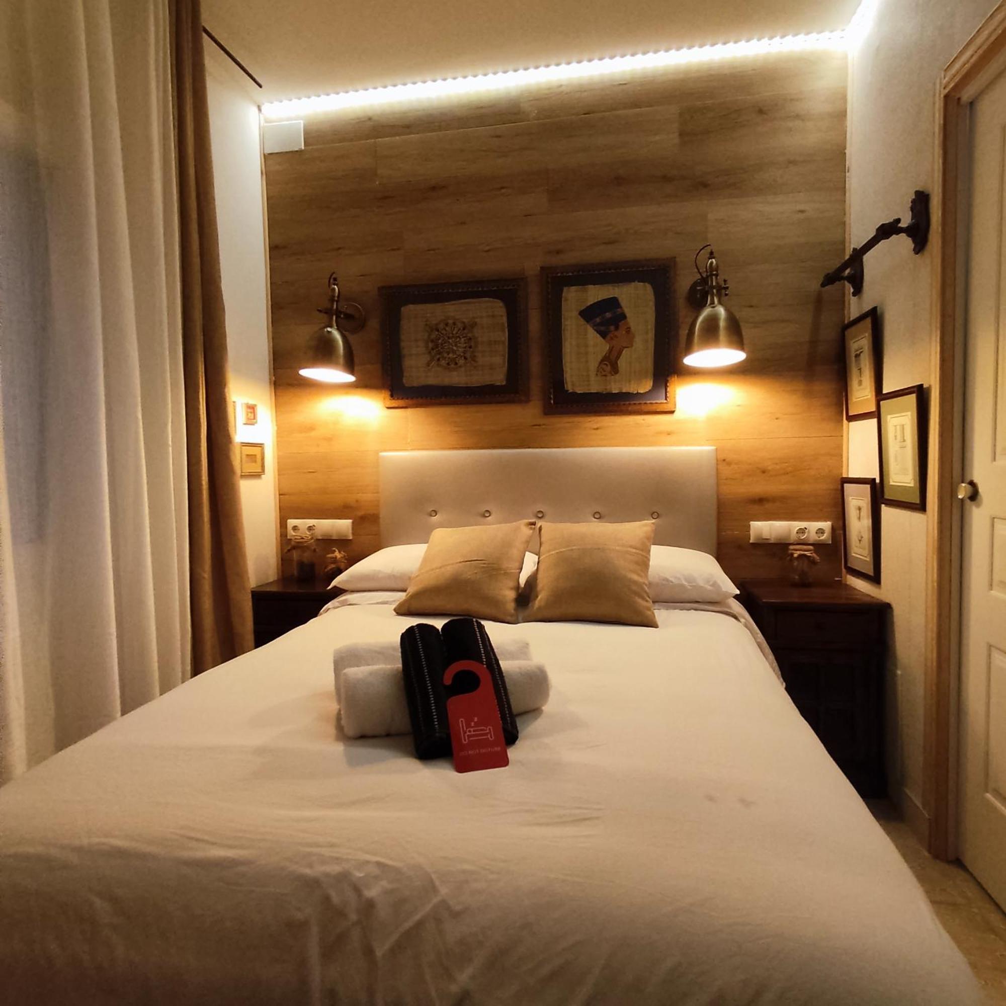برشلونة Studio Or Rooms With Private Bathroom Or Rooms With Shared Bathroom المظهر الخارجي الصورة
