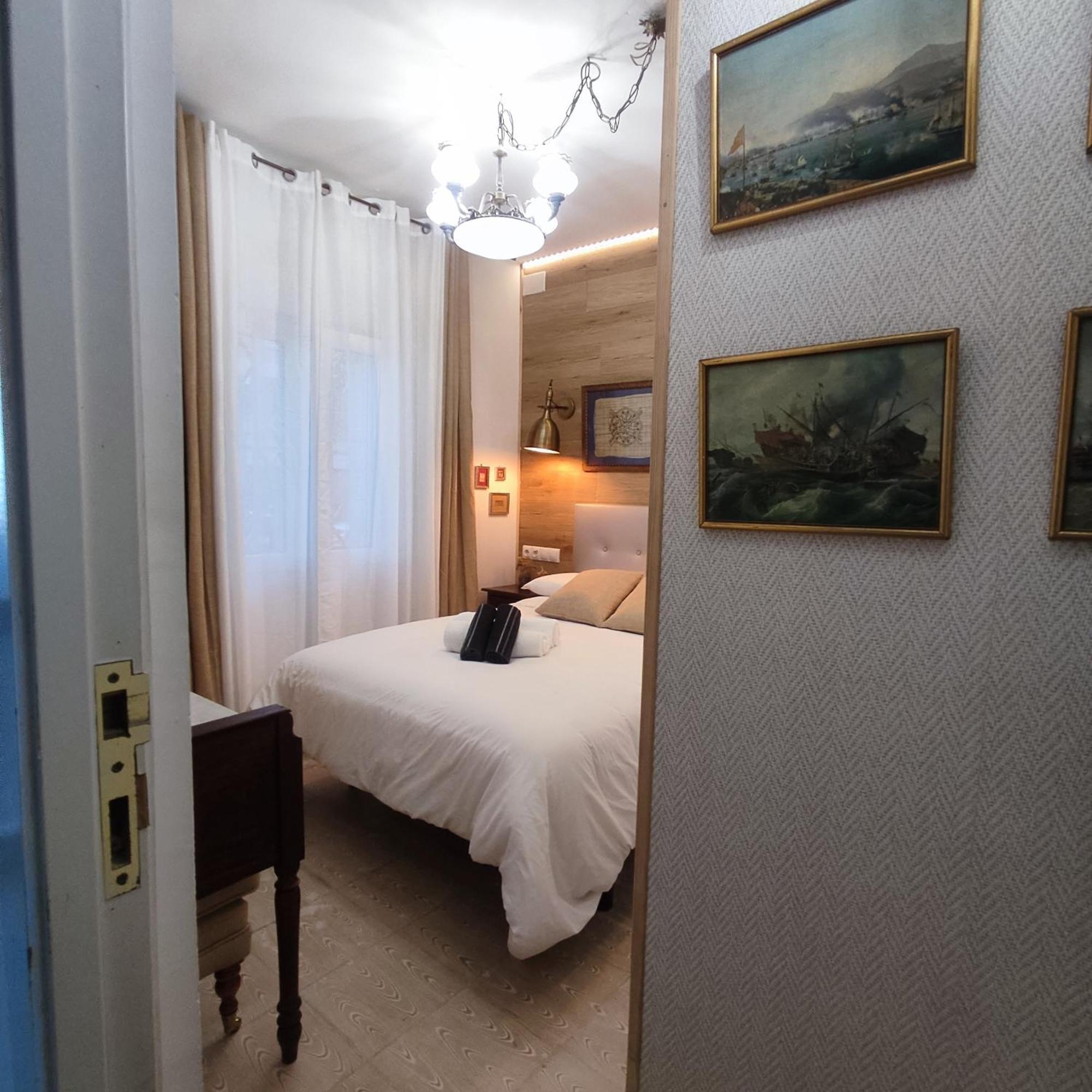 برشلونة Studio Or Rooms With Private Bathroom Or Rooms With Shared Bathroom المظهر الخارجي الصورة