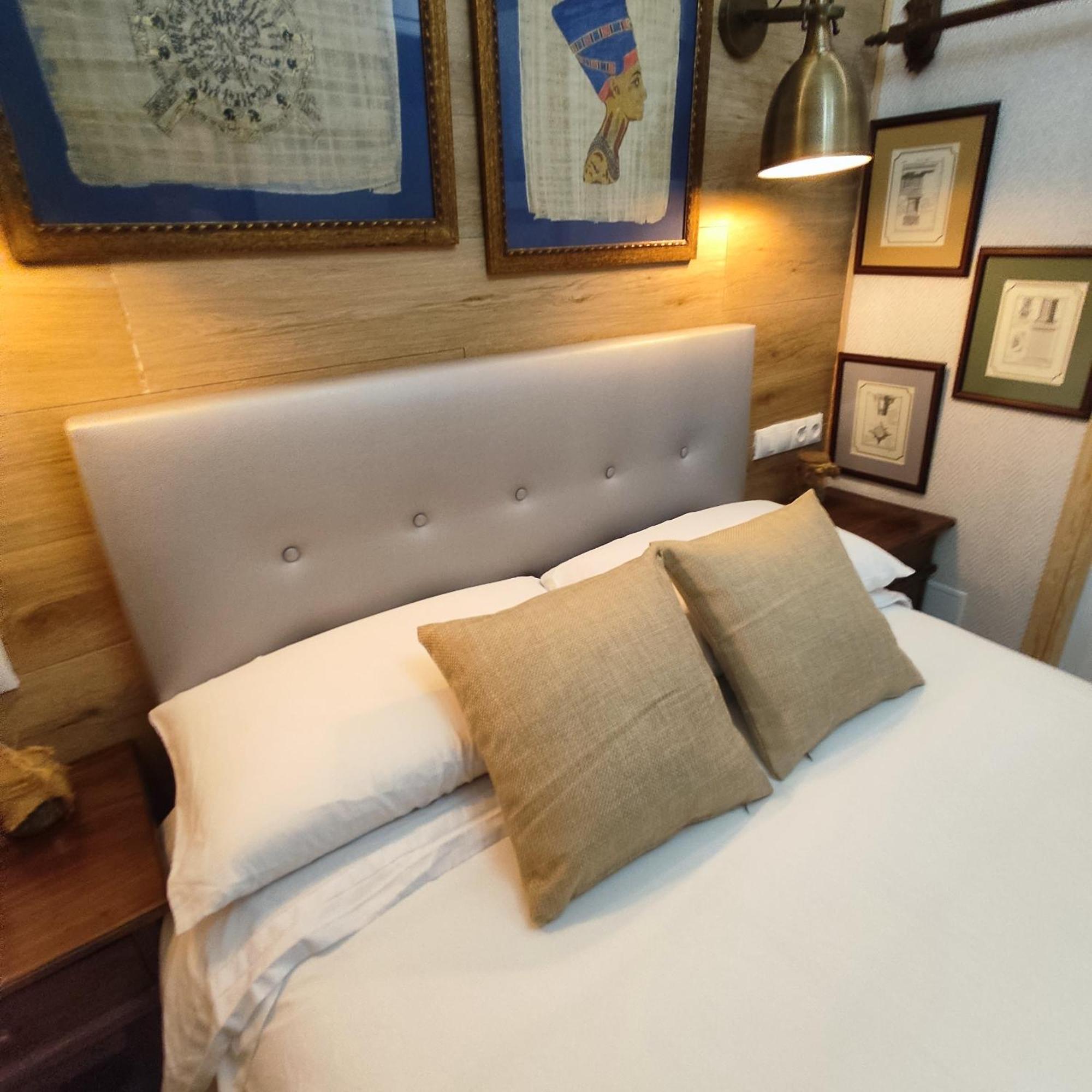 برشلونة Studio Or Rooms With Private Bathroom Or Rooms With Shared Bathroom المظهر الخارجي الصورة