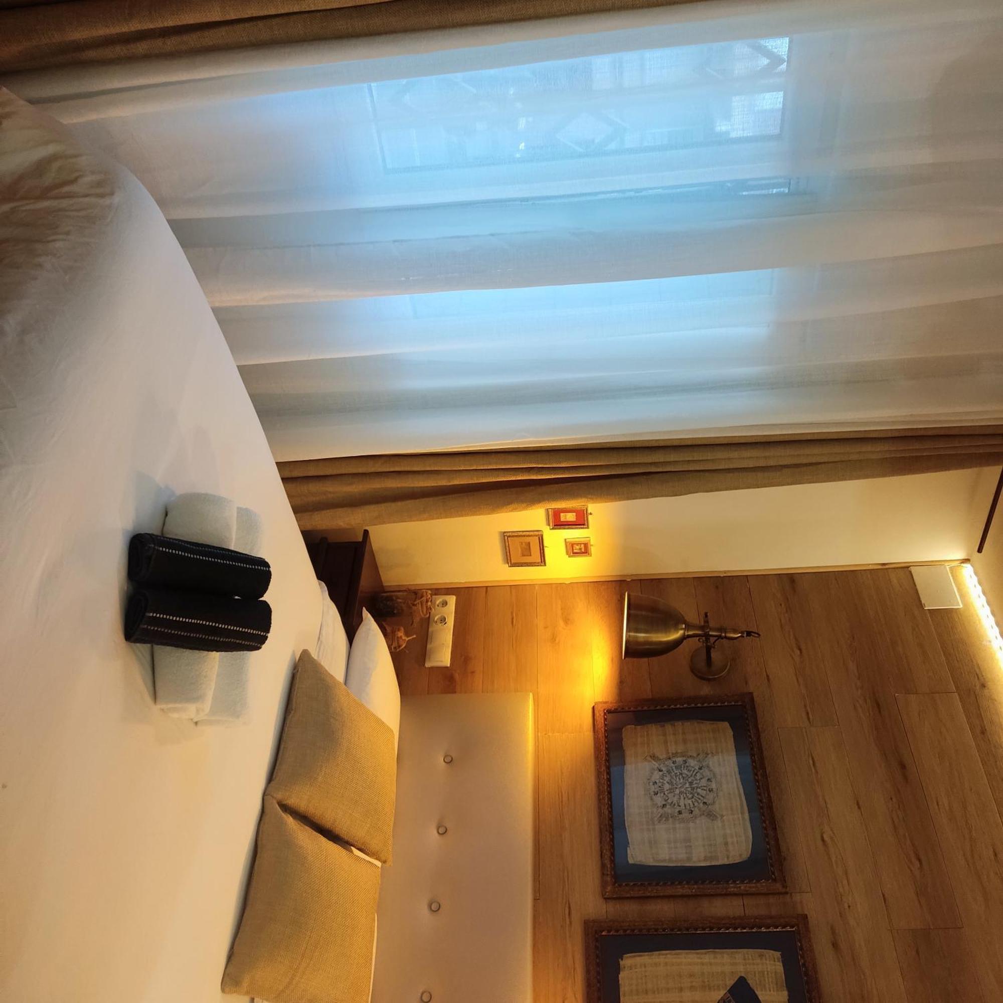 برشلونة Studio Or Rooms With Private Bathroom Or Rooms With Shared Bathroom المظهر الخارجي الصورة