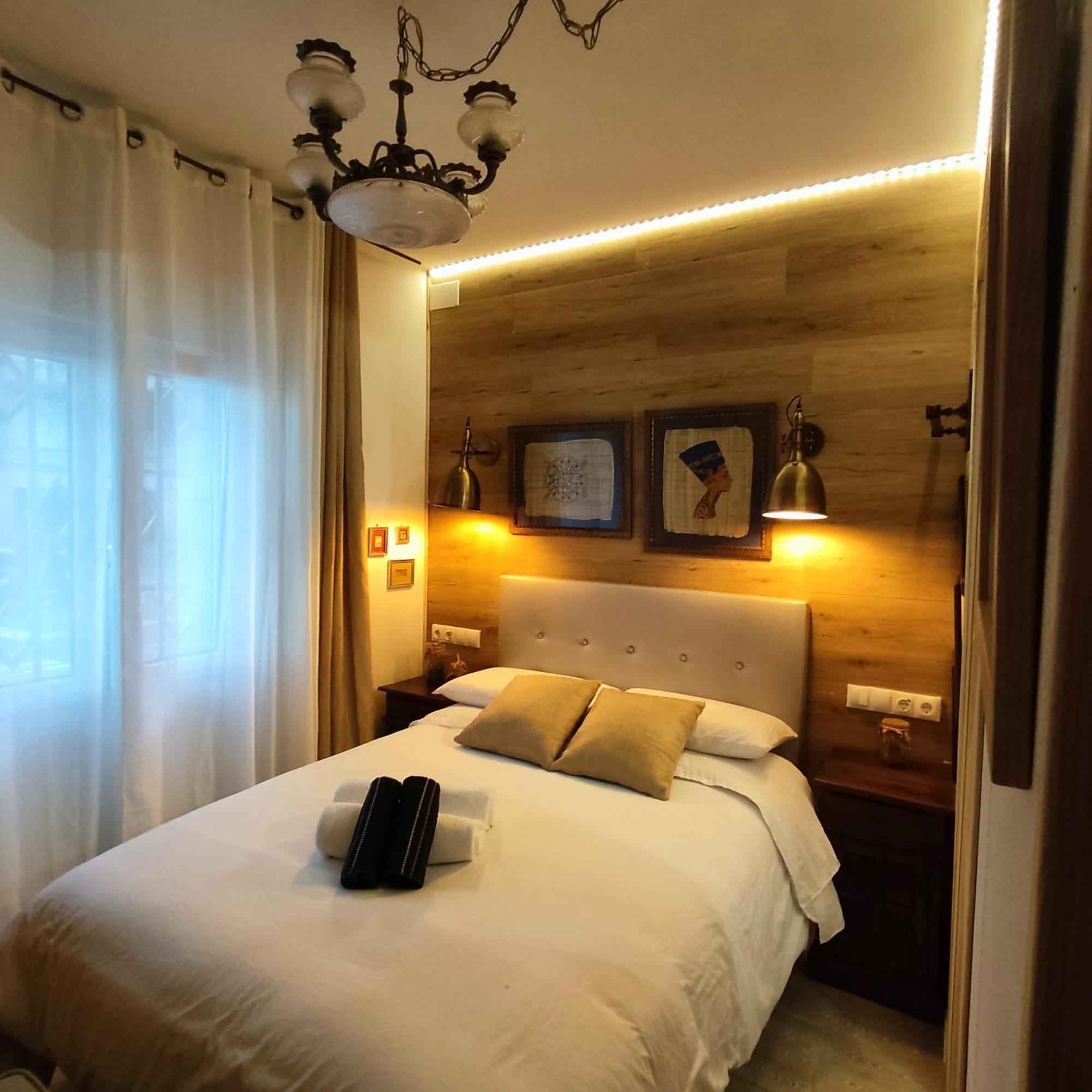 برشلونة Studio Or Rooms With Private Bathroom Or Rooms With Shared Bathroom المظهر الخارجي الصورة