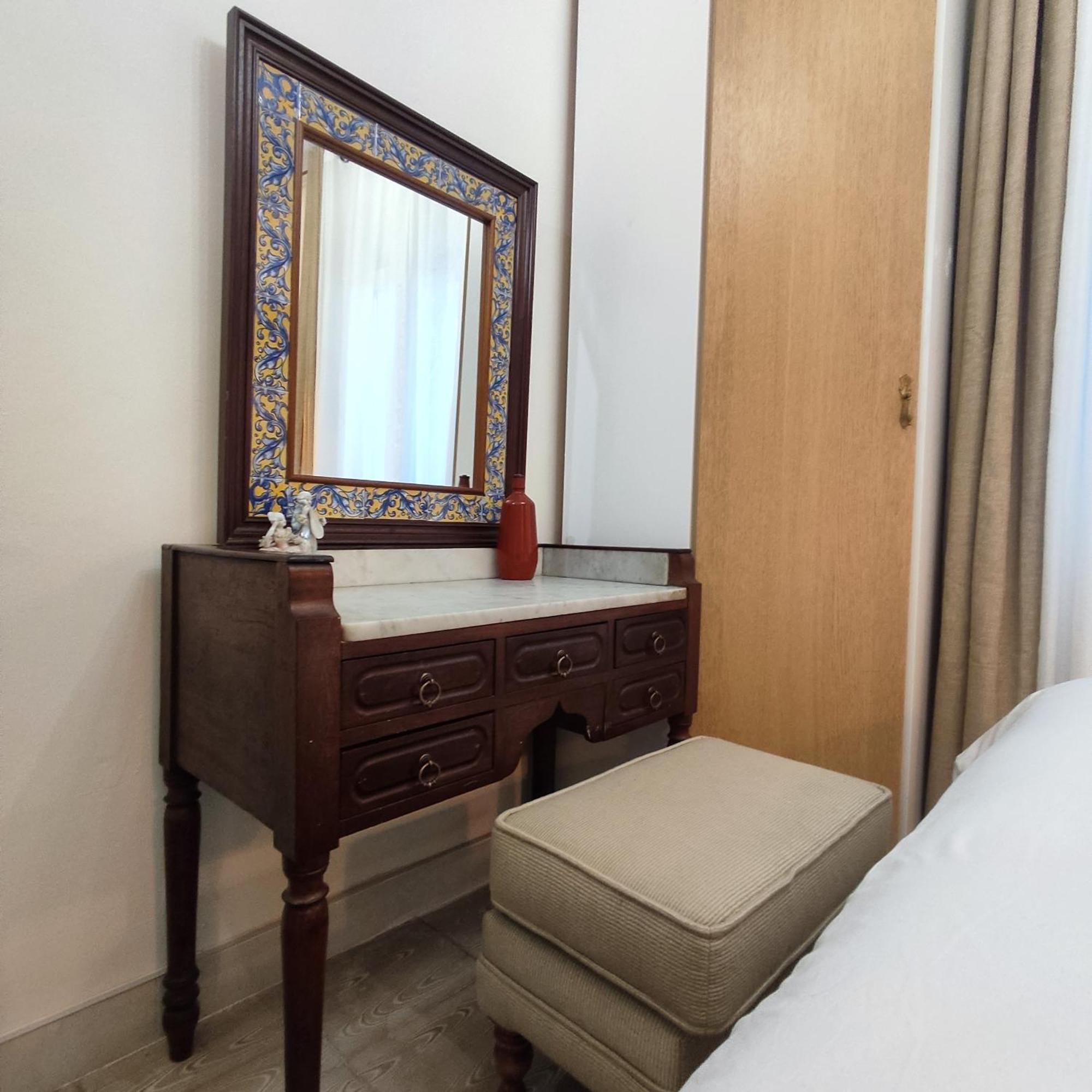 برشلونة Studio Or Rooms With Private Bathroom Or Rooms With Shared Bathroom المظهر الخارجي الصورة