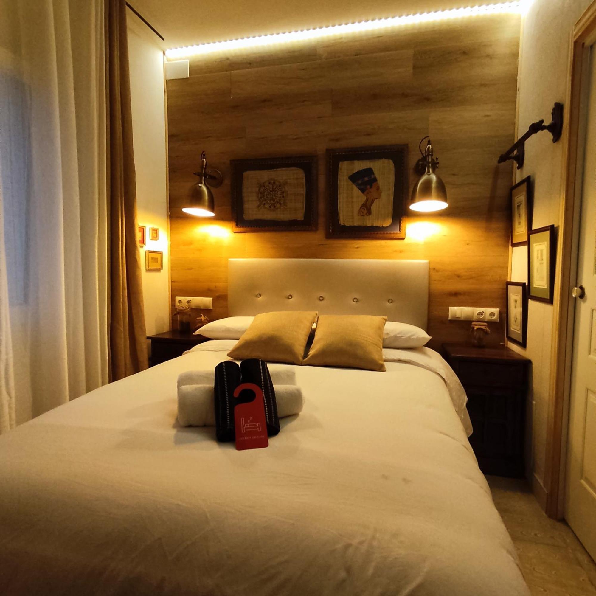 برشلونة Studio Or Rooms With Private Bathroom Or Rooms With Shared Bathroom المظهر الخارجي الصورة