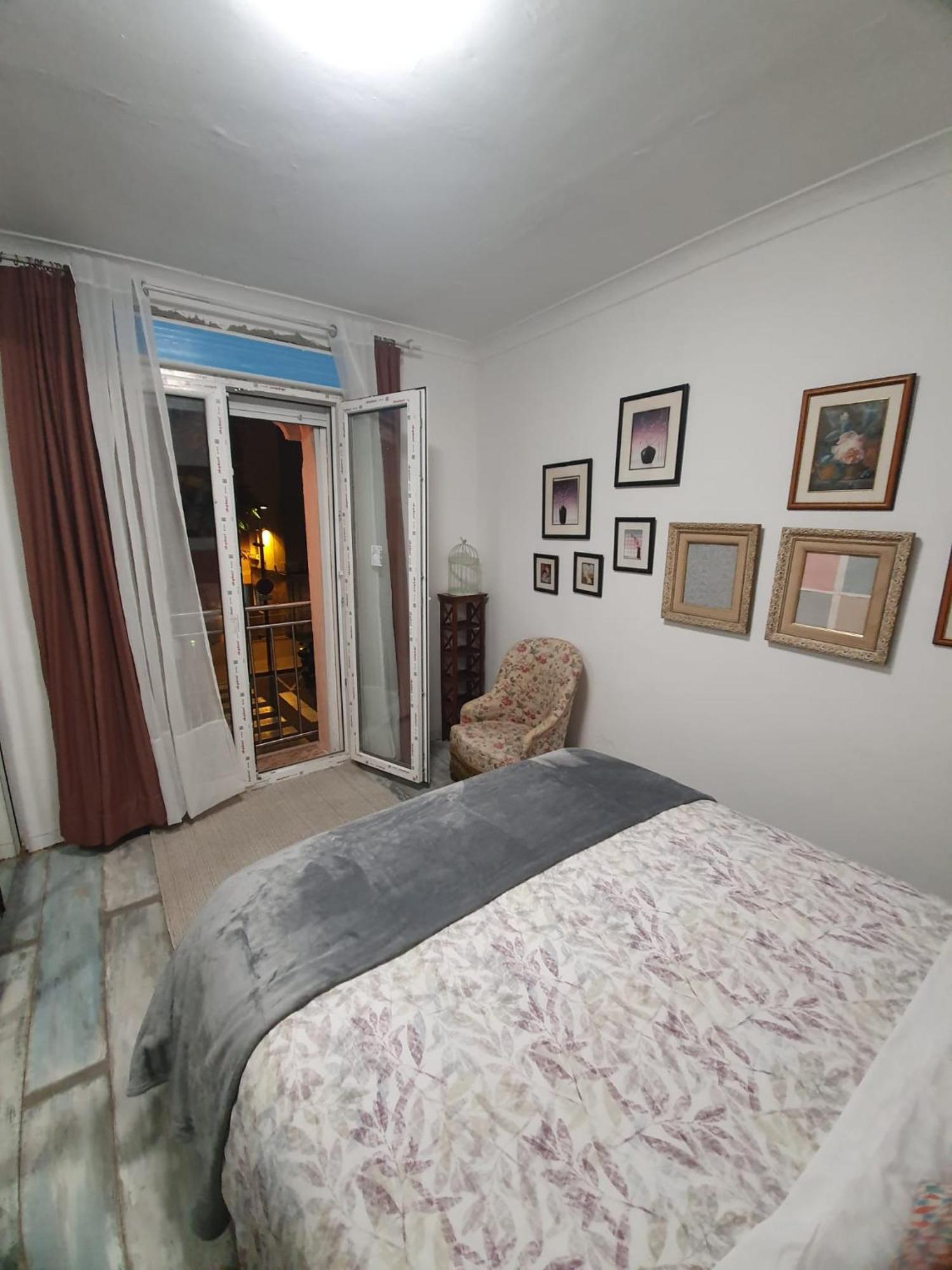 برشلونة Studio Or Rooms With Private Bathroom Or Rooms With Shared Bathroom المظهر الخارجي الصورة