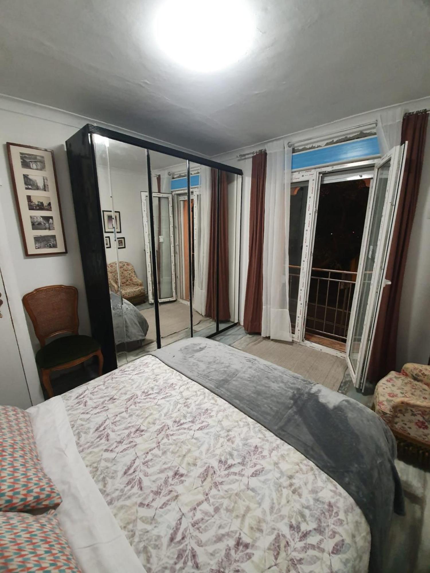 برشلونة Studio Or Rooms With Private Bathroom Or Rooms With Shared Bathroom المظهر الخارجي الصورة