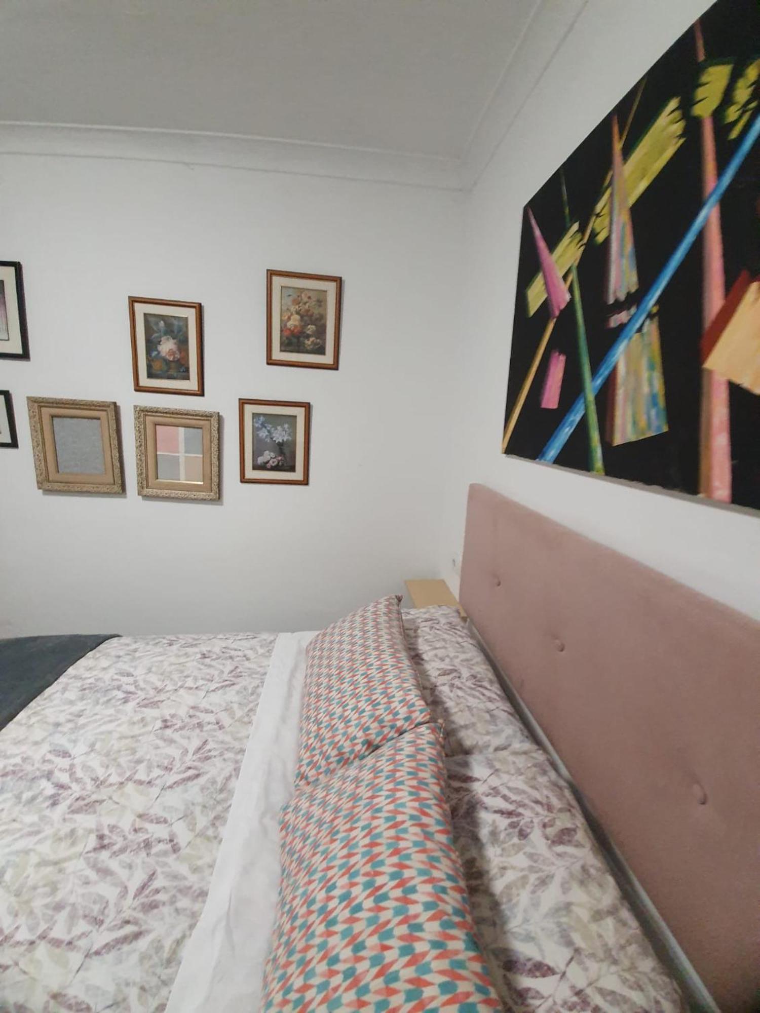 برشلونة Studio Or Rooms With Private Bathroom Or Rooms With Shared Bathroom المظهر الخارجي الصورة