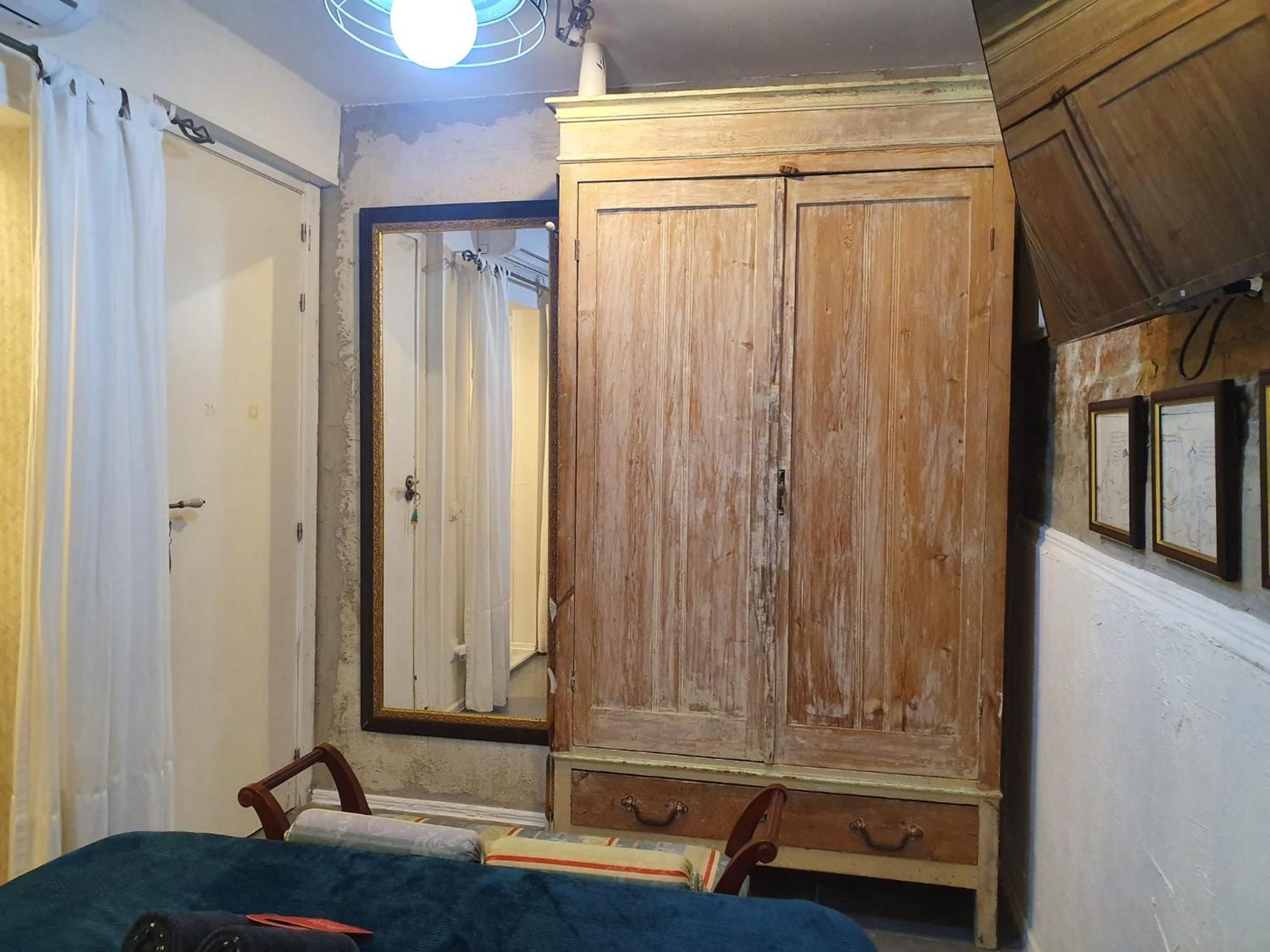 برشلونة Studio Or Rooms With Private Bathroom Or Rooms With Shared Bathroom المظهر الخارجي الصورة